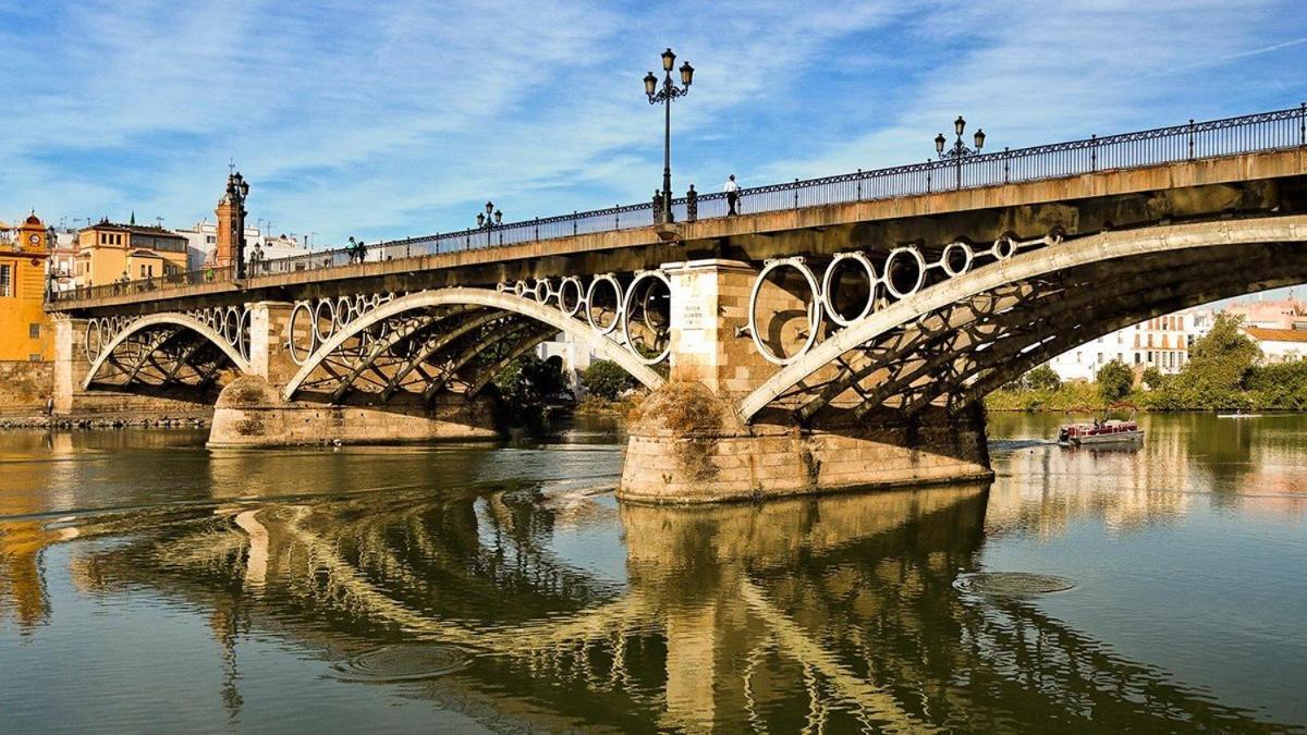 Apartamento En La Mejor Zona De Triana, Junto Al Puente Siviglia Esterno foto