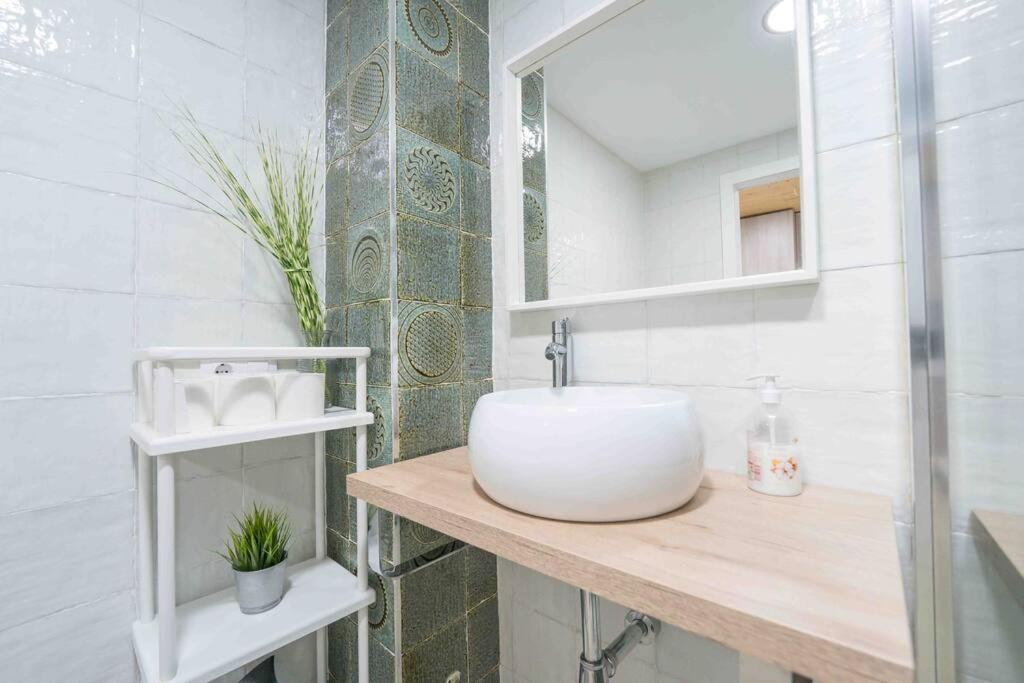 Apartamento En La Mejor Zona De Triana, Junto Al Puente Siviglia Esterno foto